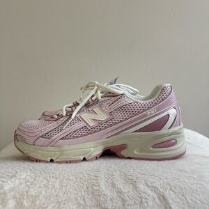 New Balance 740 Pink Women's Sneakers - NWT